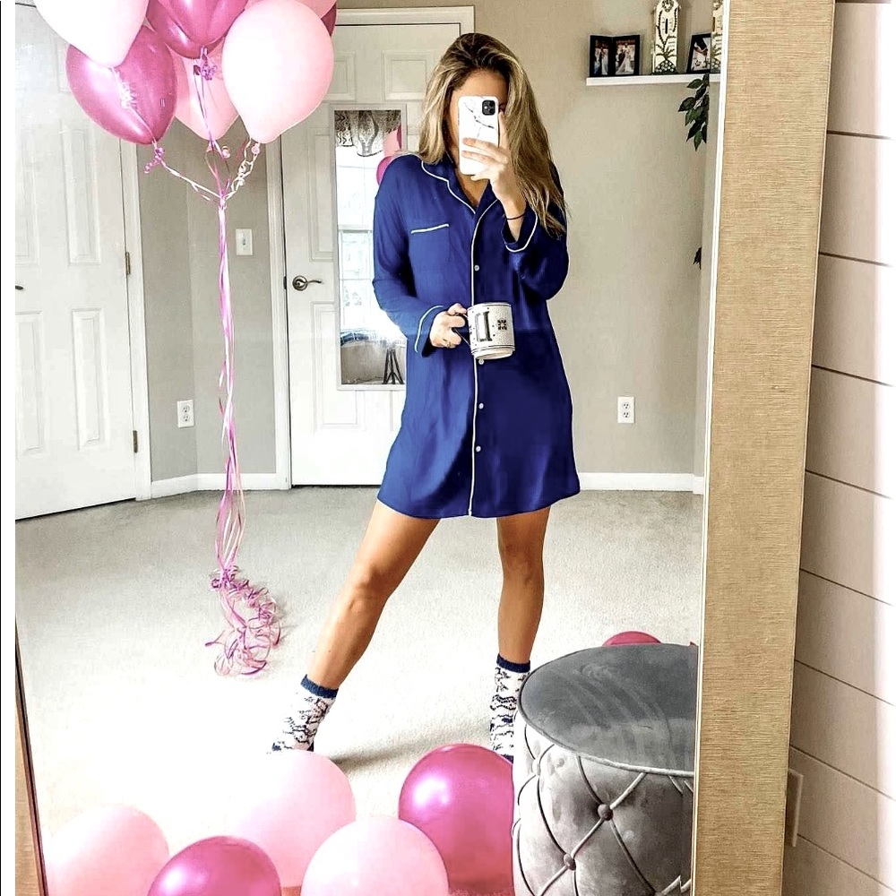 🔥NWT SUPER SOFT & PREPPY SEXY NOTCH COLLAR W PIPING • BUTTON UP NIGHTGOWN!